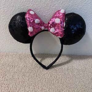 Sequined Minnie Mouse Ears Headband